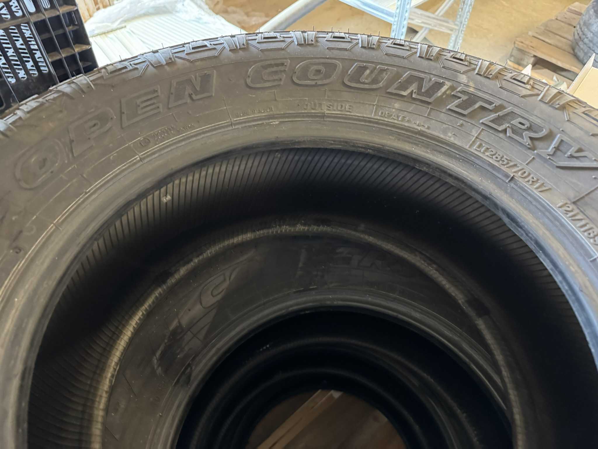 17'' Jeppadekk – Toyo Open Country A/T+ 285/70R17