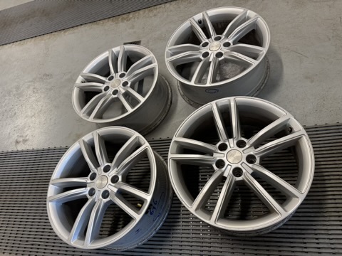 Tesla Model S 19'' alloy rims